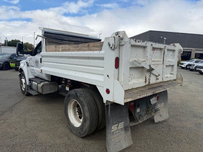 2022 Ford F-750SD Base