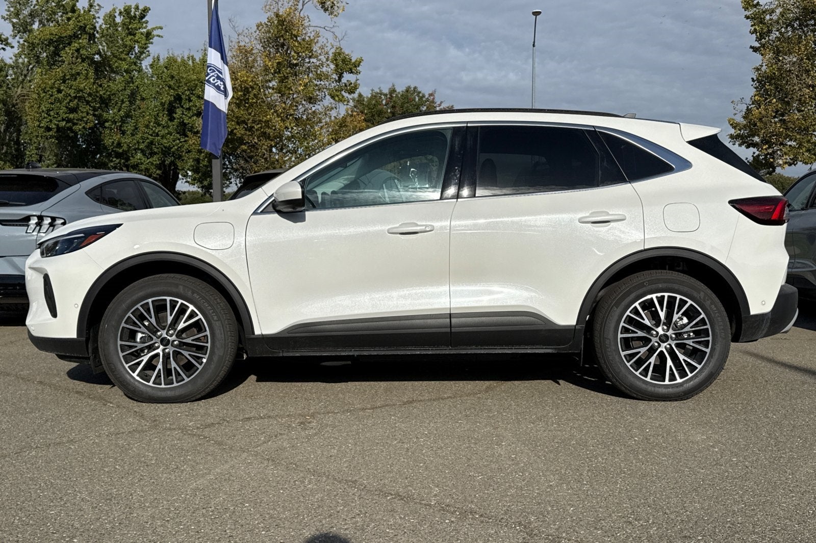 2024 Ford Escape Plug-In Hybrid Base