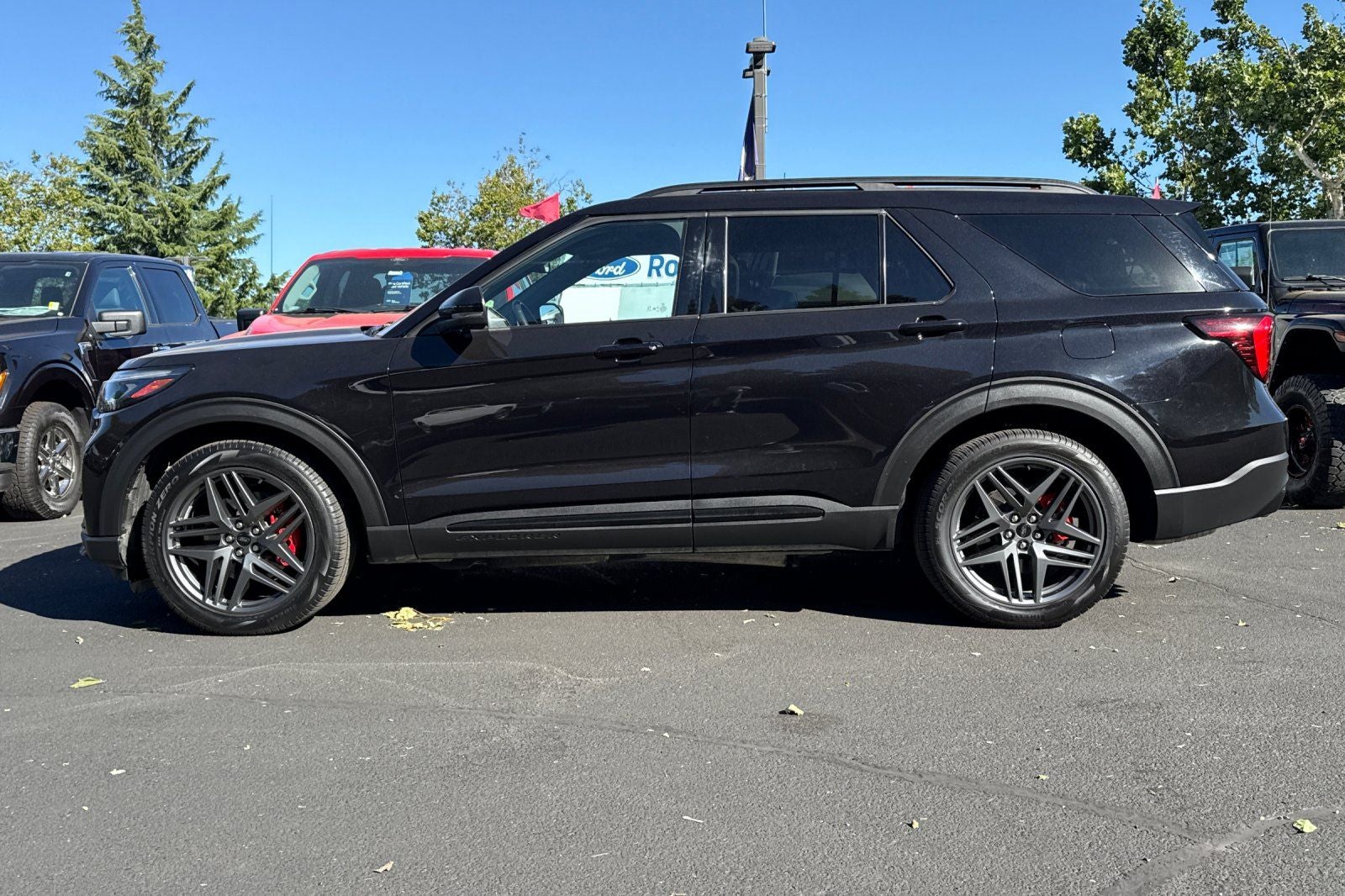 2025 Ford Explorer ST