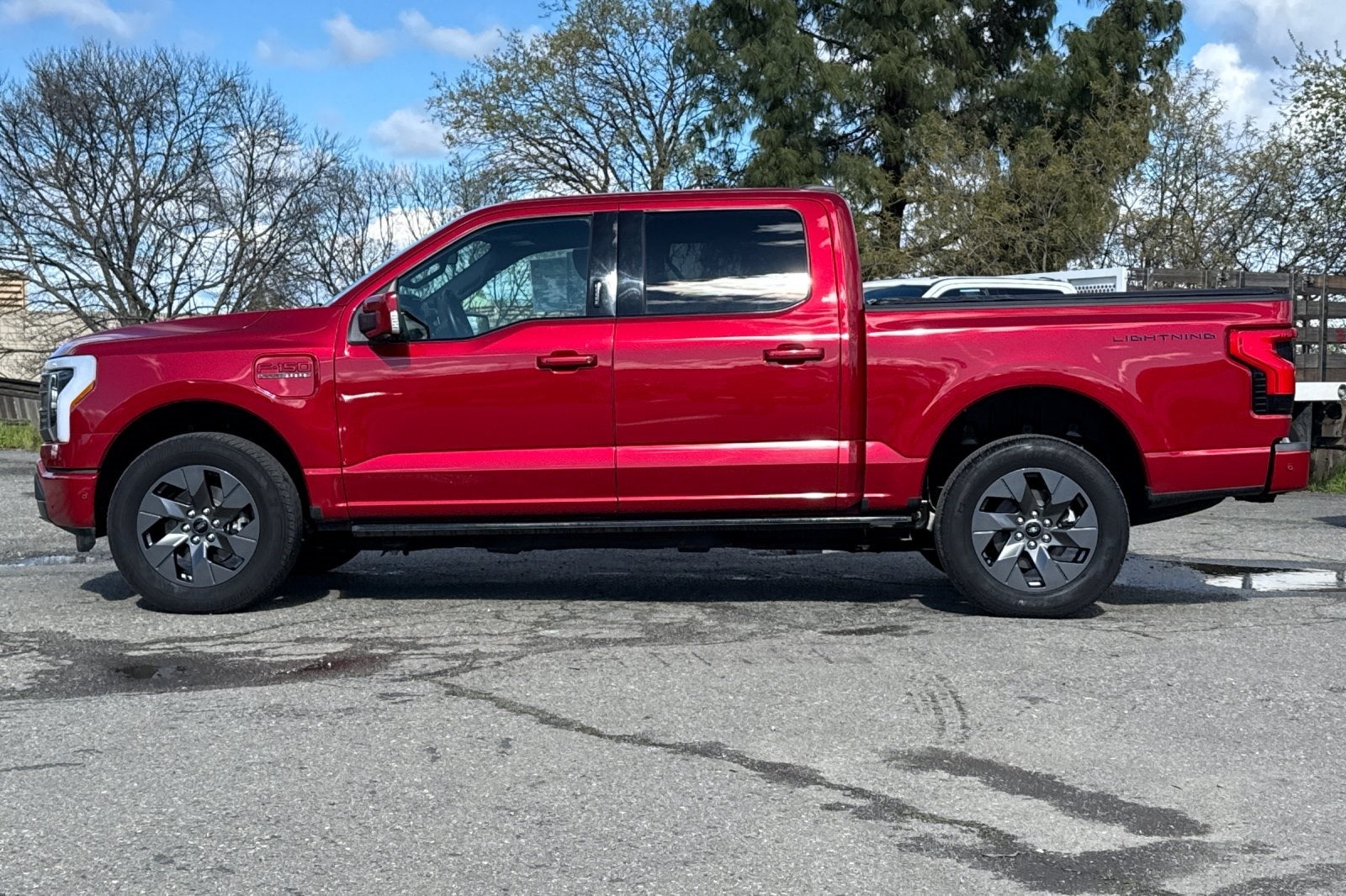 2023 Ford F-150 Lightning Lariat