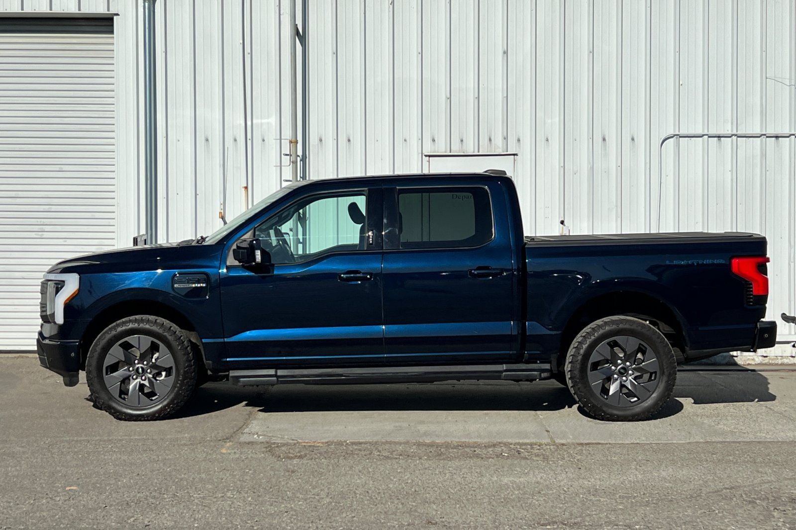 2023 Ford F-150 Lightning Lariat