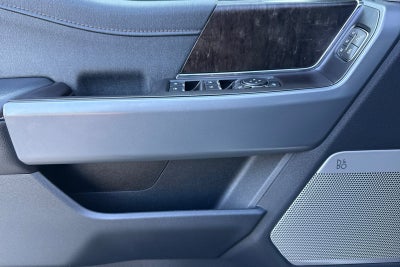 2022 Ford F-150 Lightning Lariat