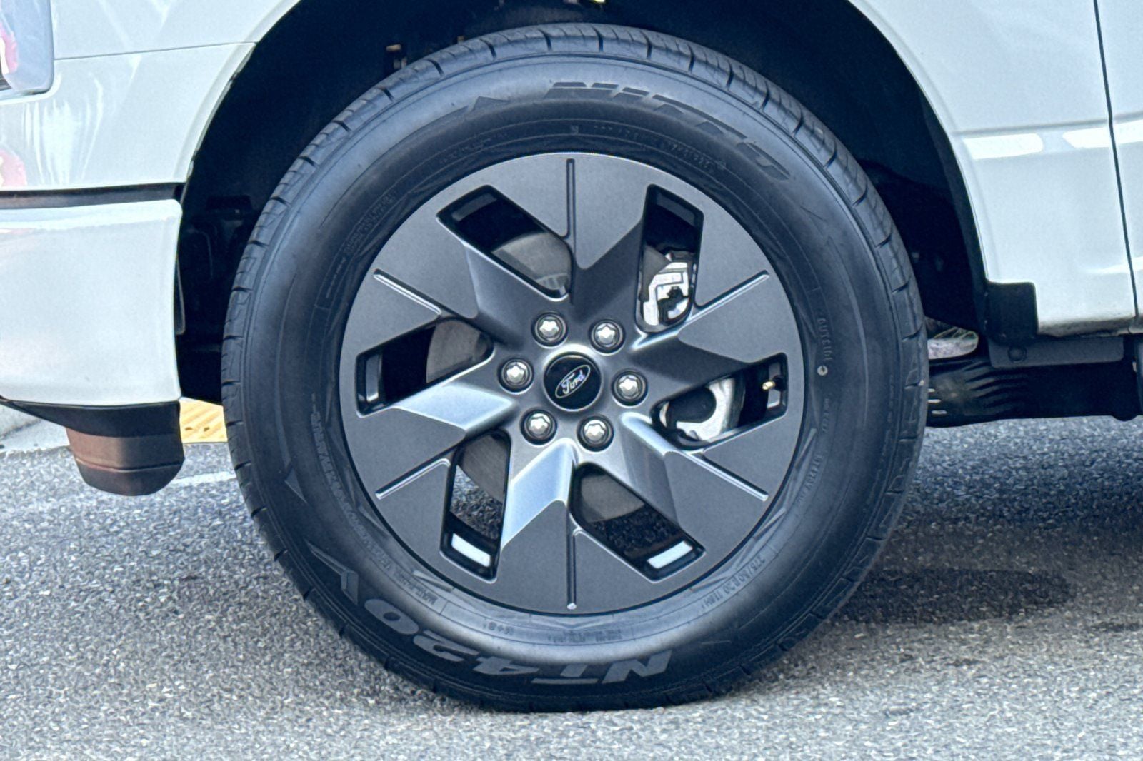 2023 Ford F-150 Lightning Lariat