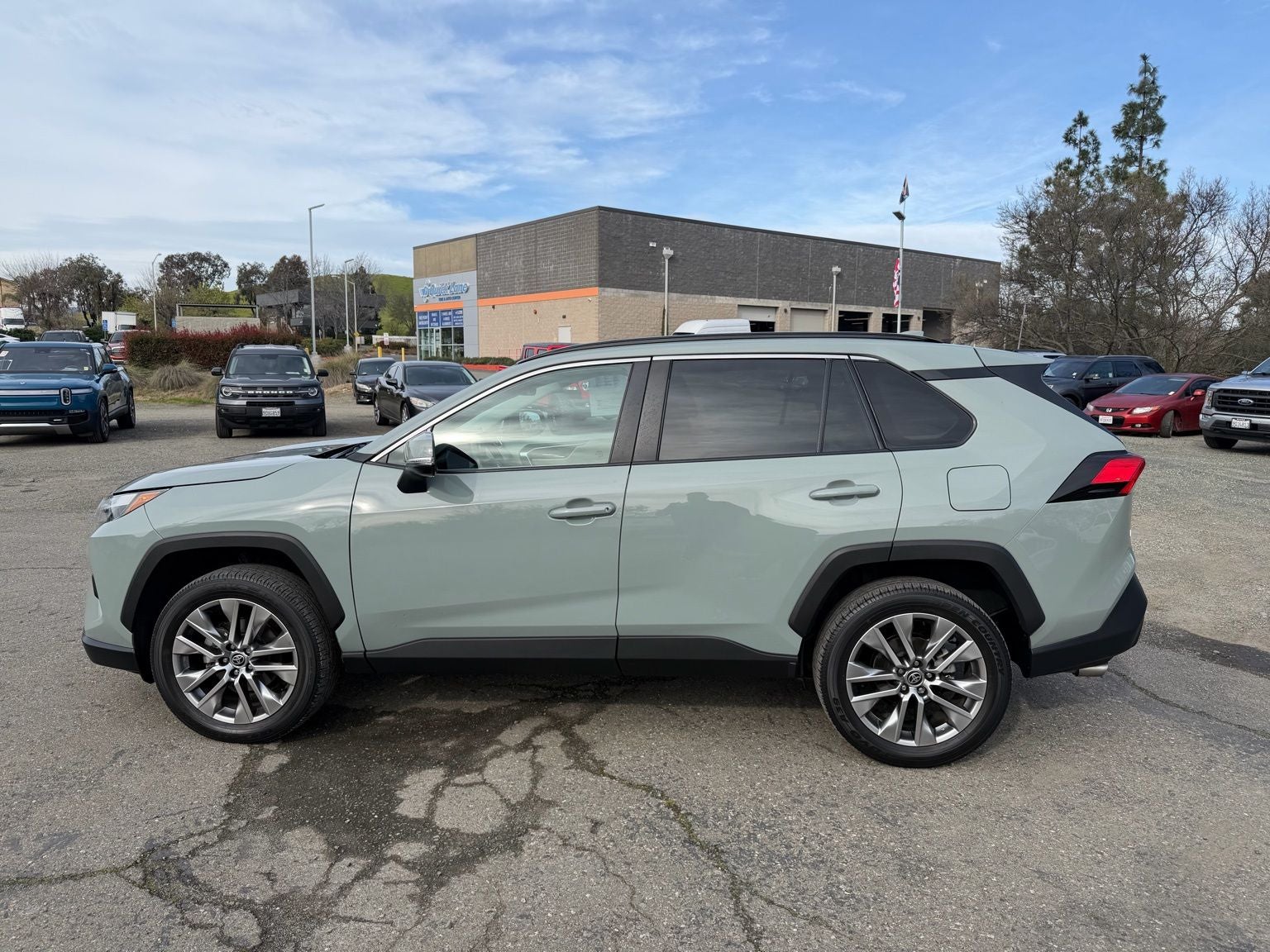 2022 Toyota RAV4 XLE Premium