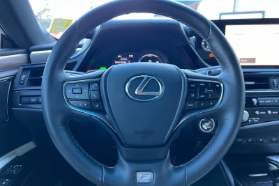 2024 Lexus ES 300h F SPORT Handling