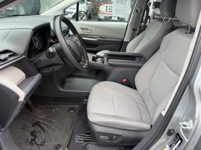 2023 Toyota Sienna LE 8 Passenger