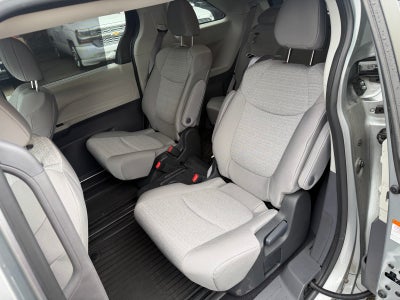 2023 Toyota Sienna LE 8 Passenger