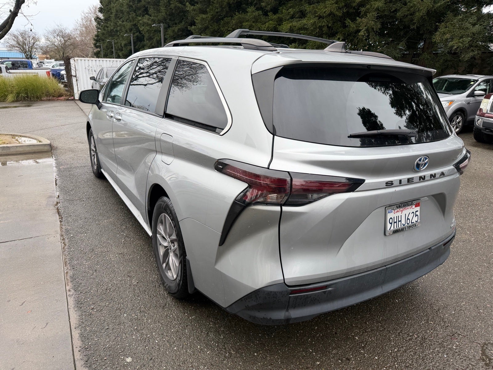2023 Toyota Sienna LE 8 Passenger
