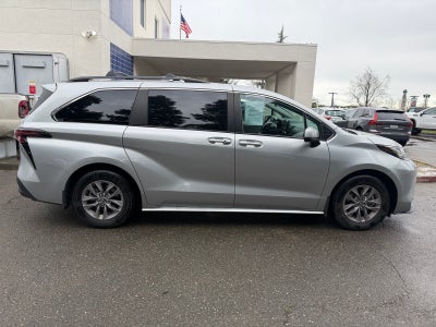 2023 Toyota Sienna LE 8 Passenger
