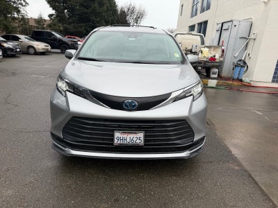 2023 Toyota Sienna LE 8 Passenger