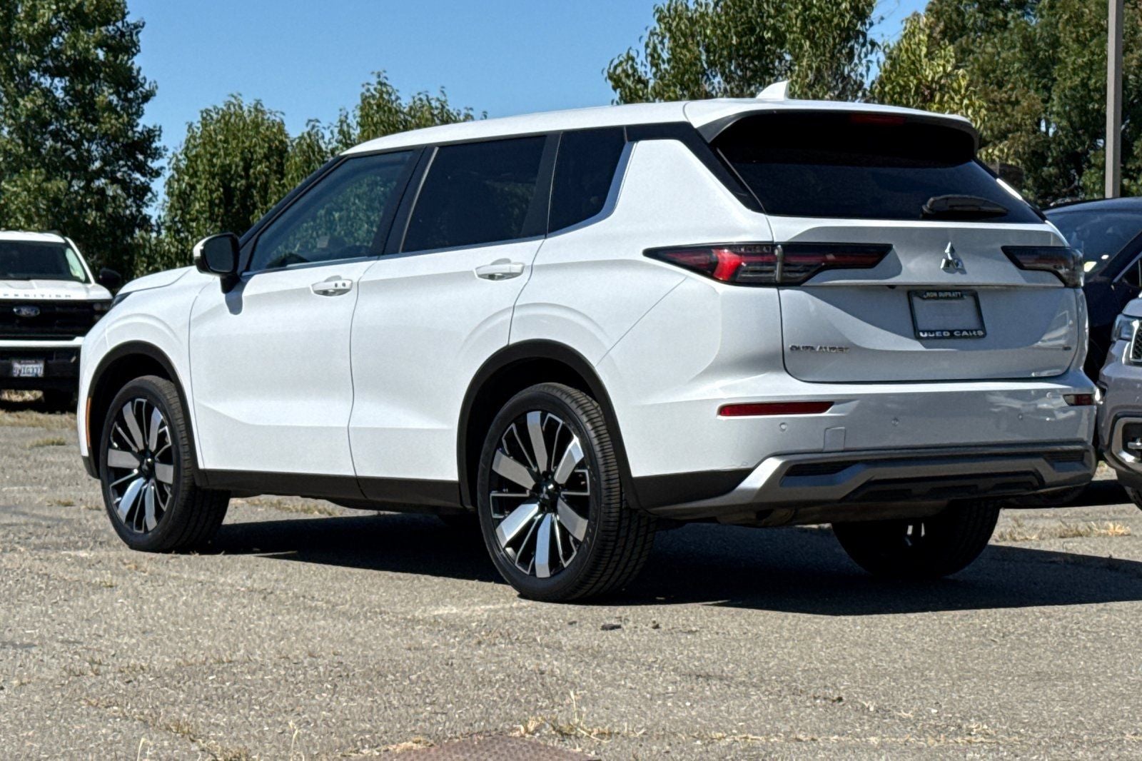 2025 Mitsubishi Outlander SE