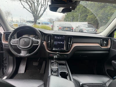 2021 Volvo XC60 T6 Momentum