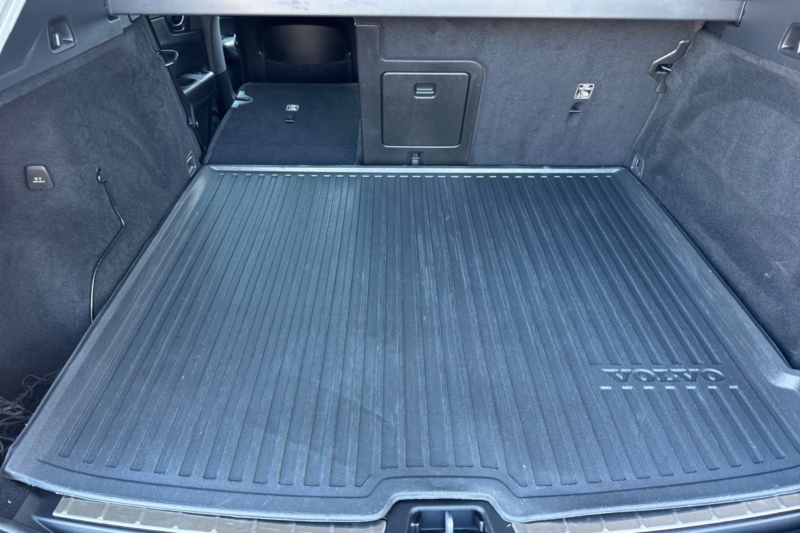 2021 Volvo XC60 T6 Momentum