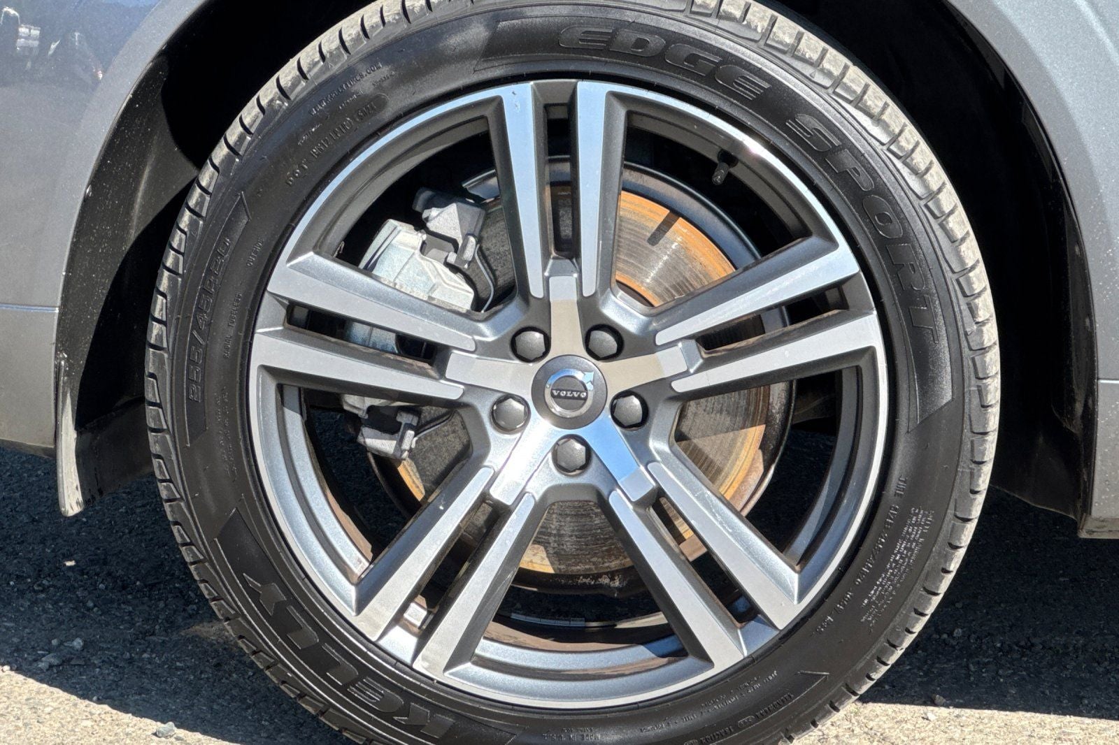 2021 Volvo XC60 T6 Momentum