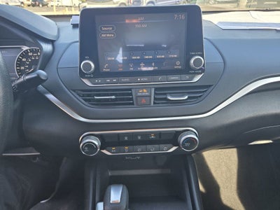 2022 Nissan Altima 2.5 SV