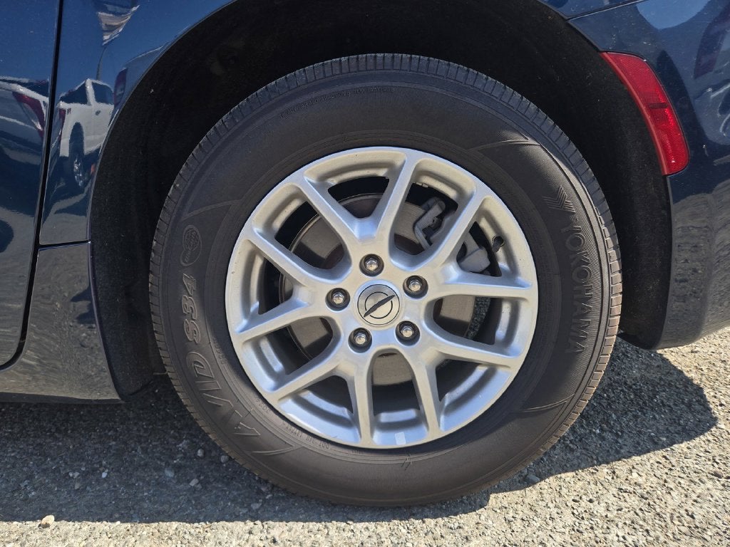 2025 Chrysler Pacifica Select